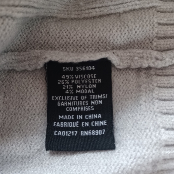 Le Chateau Cable Knit Sweater Side Braid Detail Warm Super Soft - Picture 9 of 12